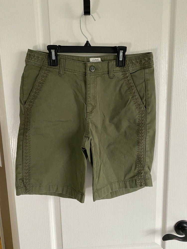L.L.Bean Womens Favorite Fit Bermuda Chino Shorts Size 8 Olive Green Straight